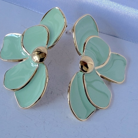 Fashion Jewelry Pink and Gold Blossom Earrings - Picture 7 of 9